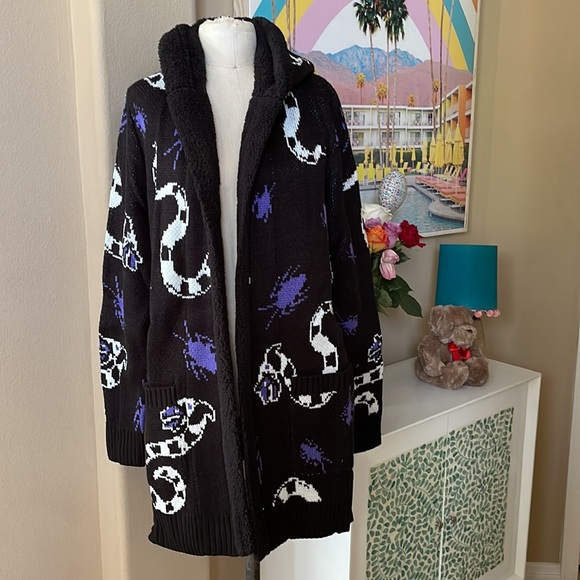 Hot Topic Sweaters - Beetlejuice Worm Sherpa Cardigan NWT